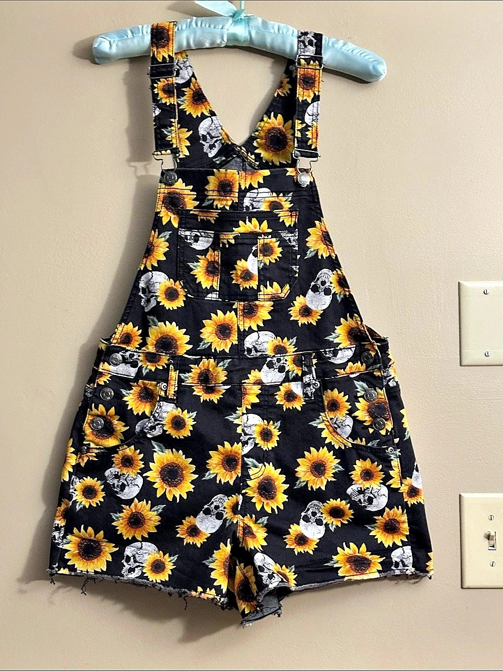 Hot Topic HT Denim Sunflowers & Skulls Shortalls Overall Shor